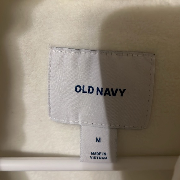 Old Navy white puffer vest size M - Picture 2 of 4